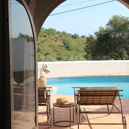 לינה וארוחת בוקר Casa Do Cerro 4*